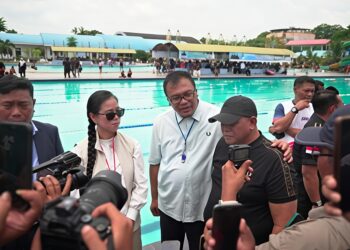 Bupati Asri Ludin Lantik Pengurus Federasi Akuatik Indonesia Kabupaten Deli Serdang Dan Buka Bunda Yin Swimming Competition 2026   