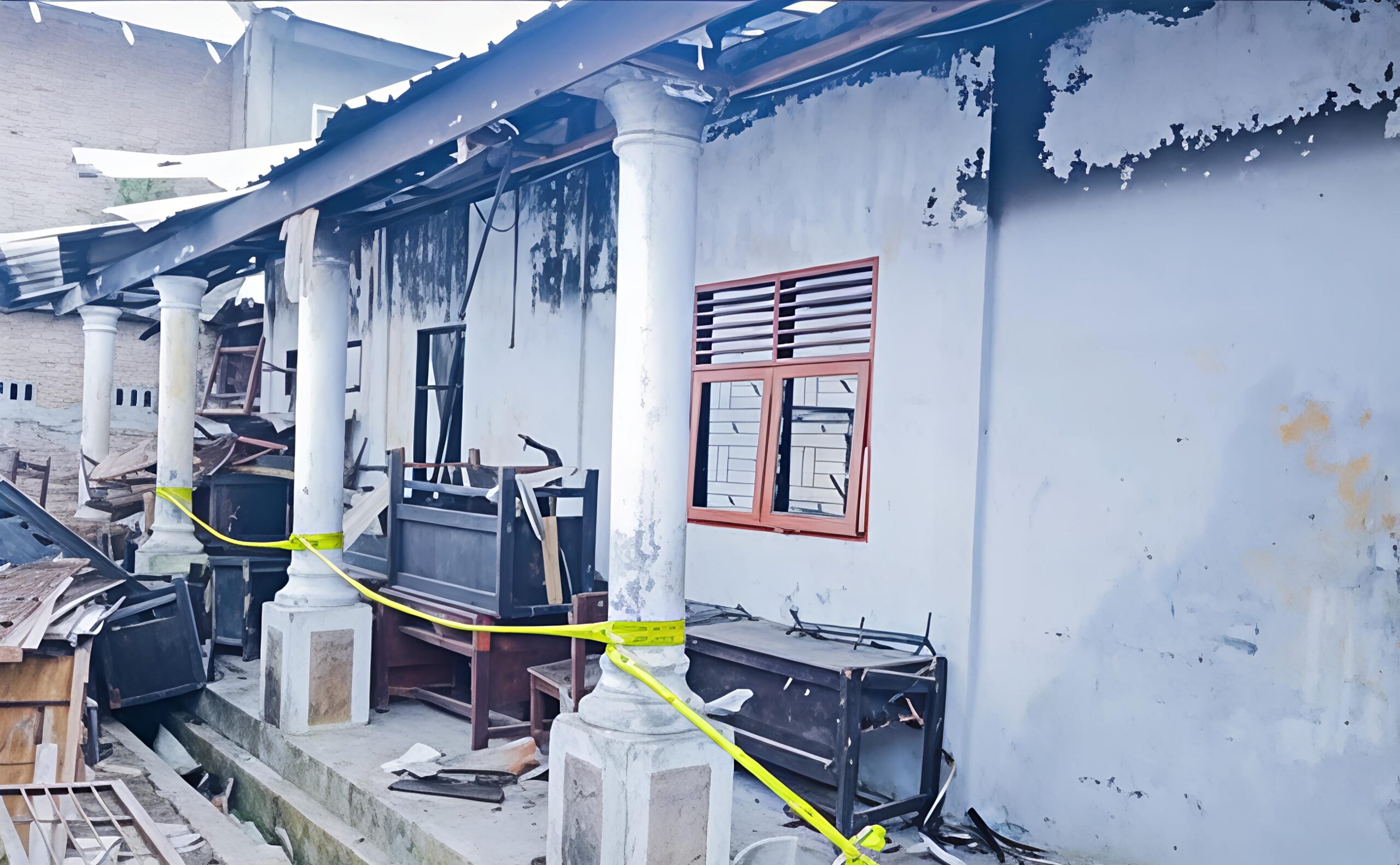 Wali Kota Iman Irdian Tinjau Lokasi Kebakaran SMP Negeri 9, Pastikan Proses Belajar Mengajar Tetap Berlangsung 6 Wali Kota Iman Irdian Tinjau Lokasi Kebakaran SMP Negeri 9, Pastikan Proses Belajar Mengajar Tetap Berlangsung - IMG 20260729 212313 scaled