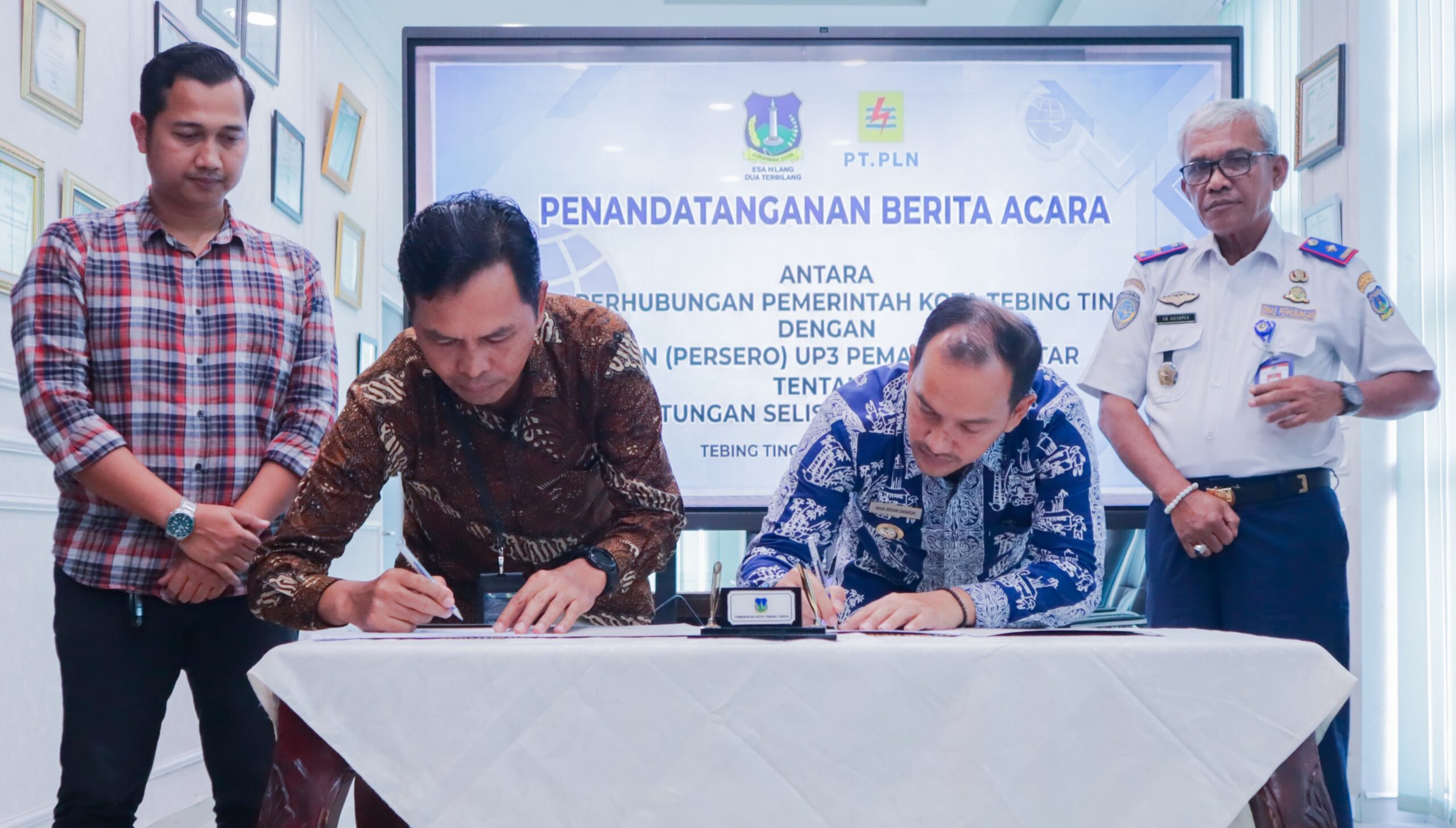 PEMKO TEBING TINGGI SEPAKATI LANGKAH EFISIENSI ENERGI BERSAMA PT. PLN 4 PEMKO TEBING TINGGI SEPAKATI LANGKAH EFISIENSI ENERGI BERSAMA PT. PLN - IMG 20260730 171931 scaled