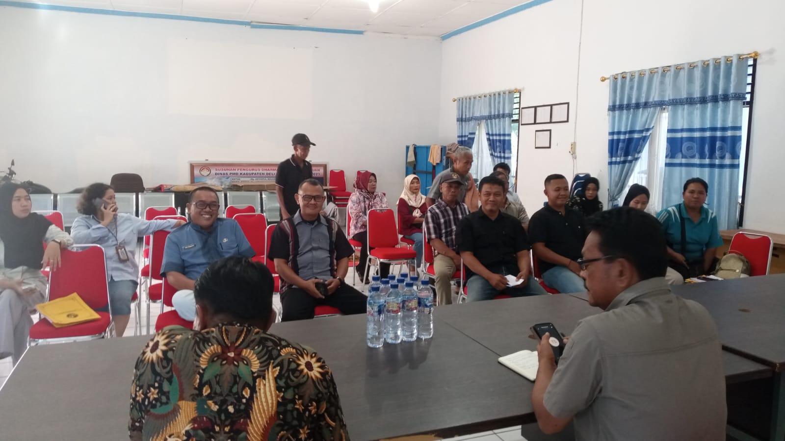 OKNUM PEJABAT PT. SERDANG TENGAH DIDUGA TERLIBAT AKSI DEMO DI KANTOR BUPATI, KEJARI DAN POLRESTA DELI SERDANG 5 OKNUM PEJABAT PT. SERDANG TENGAH DIDUGA TERLIBAT AKSI DEMO DI KANTOR BUPATI, KEJARI DAN POLRESTA DELI SERDANG - IMG 20260802 WA0001