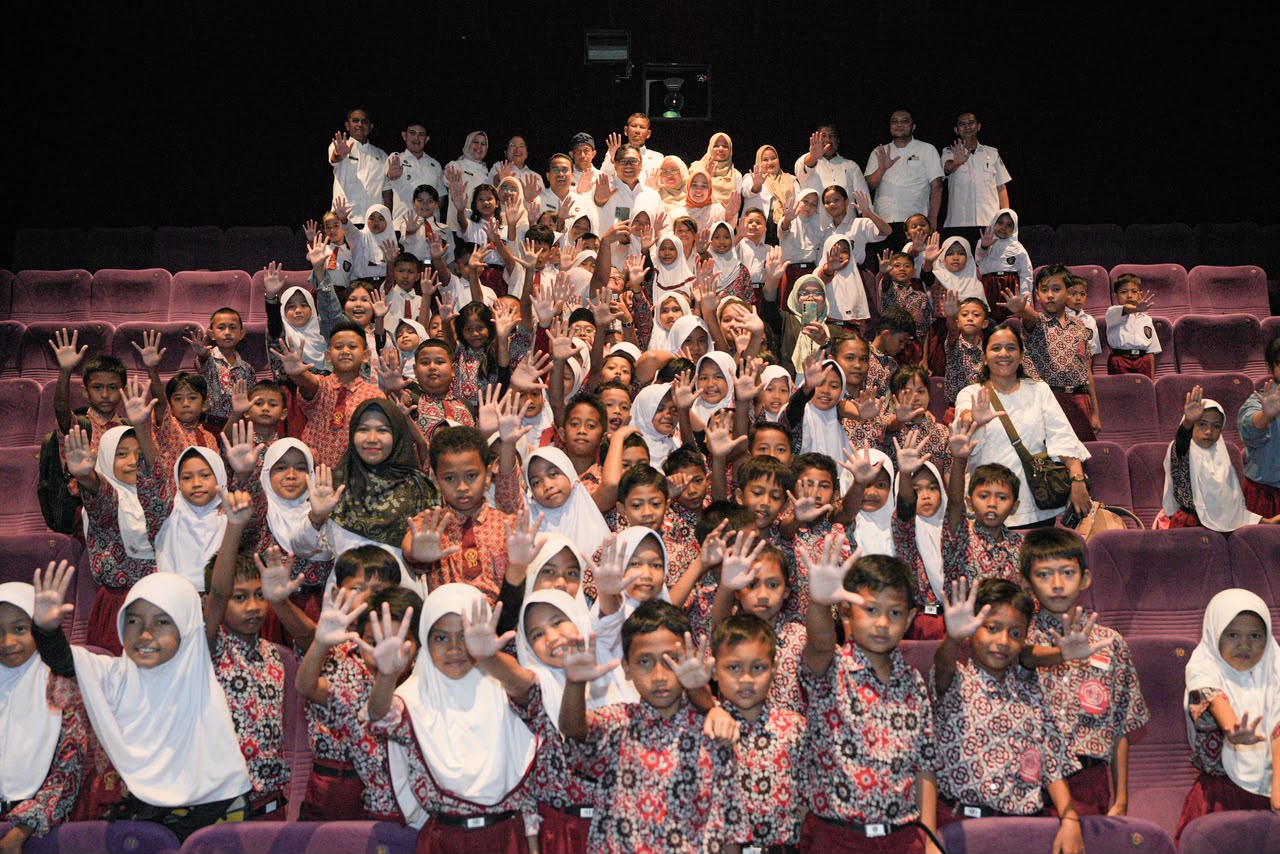Anak-anak SD Tanjung Morawa Diajak Nonton Bioskop Bareng Bupati, "Senang, Pak. Baru pertama kali masuk bioskop" 5 Anak-anak SD Tanjung Morawa Diajak Nonton Bioskop Bareng Bupati, "Senang, Pak. Baru pertama kali masuk bioskop" - IMG 20260806 WA0003