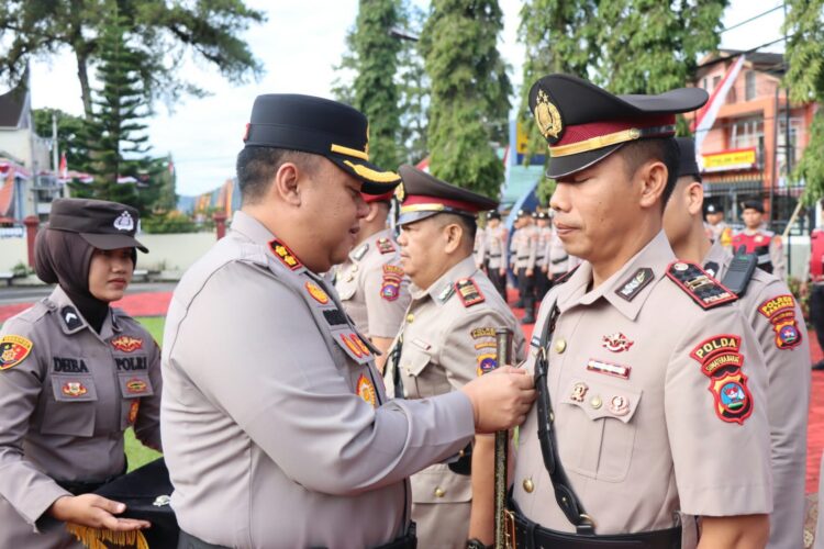 Kapolres Pasaman AKBP Adirawa Permana Anggawisastra Tegaskan Penyegaran Organisasi, Iptu Antoni Hasibuan Dipercaya Pimpin Polsek Bonjol 2 Kapolres Pasaman AKBP Adirawa Permana Anggawisastra Tegaskan Penyegaran Organisasi, Iptu Antoni Hasibuan Dipercaya Pimpin Polsek Bonjol