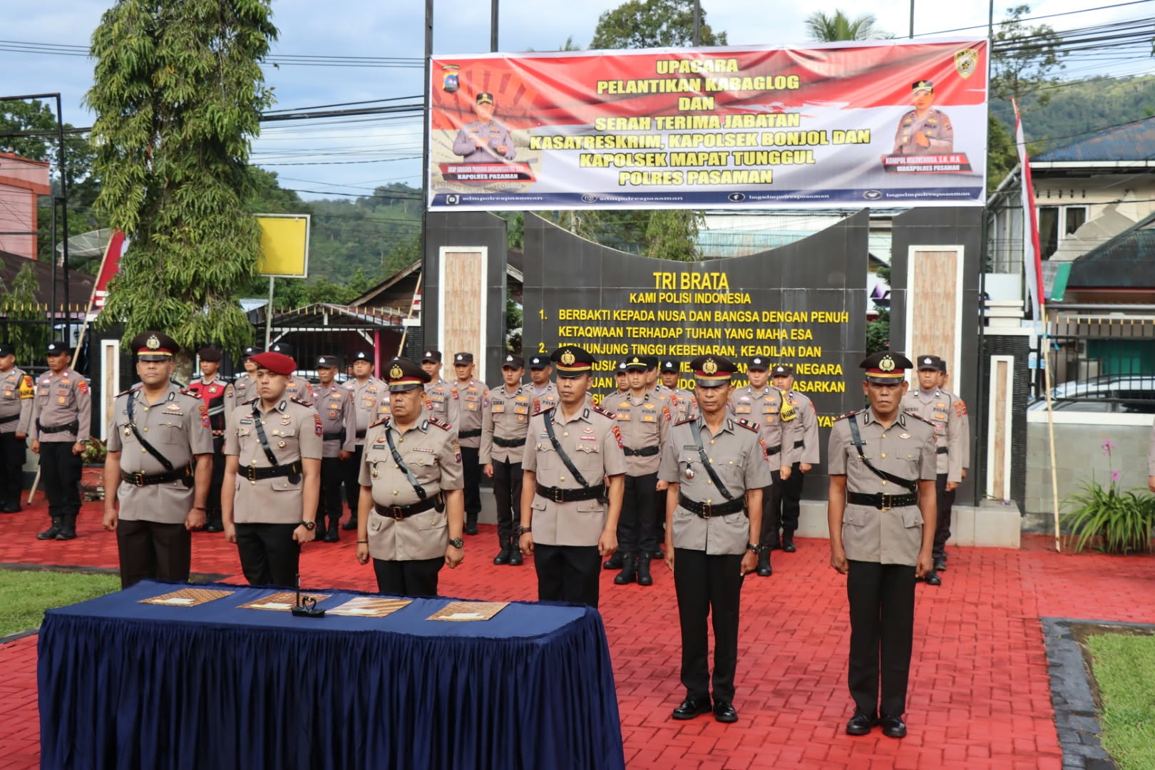 Kapolres Pasaman AKBP Adirawa Permana Anggawisastra Tegaskan Penyegaran Organisasi, Iptu Antoni Hasibuan Dipercaya Pimpin Polsek Bonjol 4 Kapolres Pasaman AKBP Adirawa Permana Anggawisastra Tegaskan Penyegaran Organisasi, Iptu Antoni Hasibuan Dipercaya Pimpin Polsek Bonjol - IMG 20260808 WA0010