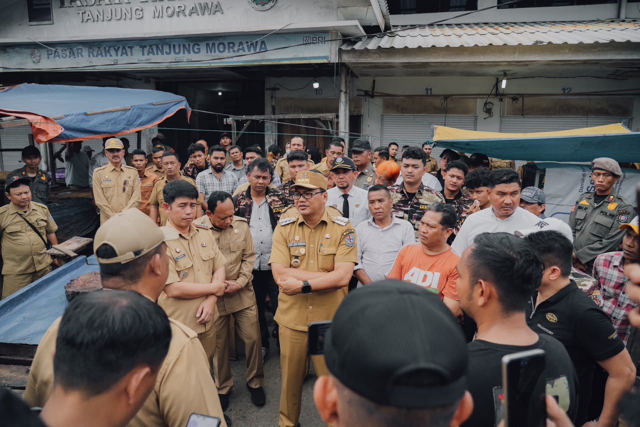Kunker Bupati Deli Serdang Tinjau Pasar Rakyat Tamora, Masih Banyak Pedagang Berjualan Diluar Area - IMG 20260811 WA0000