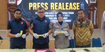 Polda Sumbar Tangkap WN India Bersama 1,4 Kg Emas Ilegal Yang Akan Di Bawa Ke Malaysia