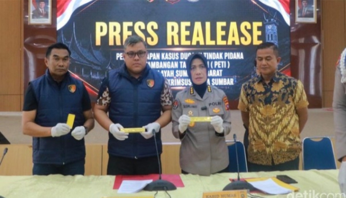 Polda Sumbar Tangkap WN India Bersama 1,4 Kg Emas Ilegal Yang Akan Di Bawa Ke Malaysia 3 Polda Sumbar Tangkap WN India Bersama 1,4 Kg Emas Ilegal Yang Akan Di Bawa Ke Malaysia - IMG 20260822 WA0000
