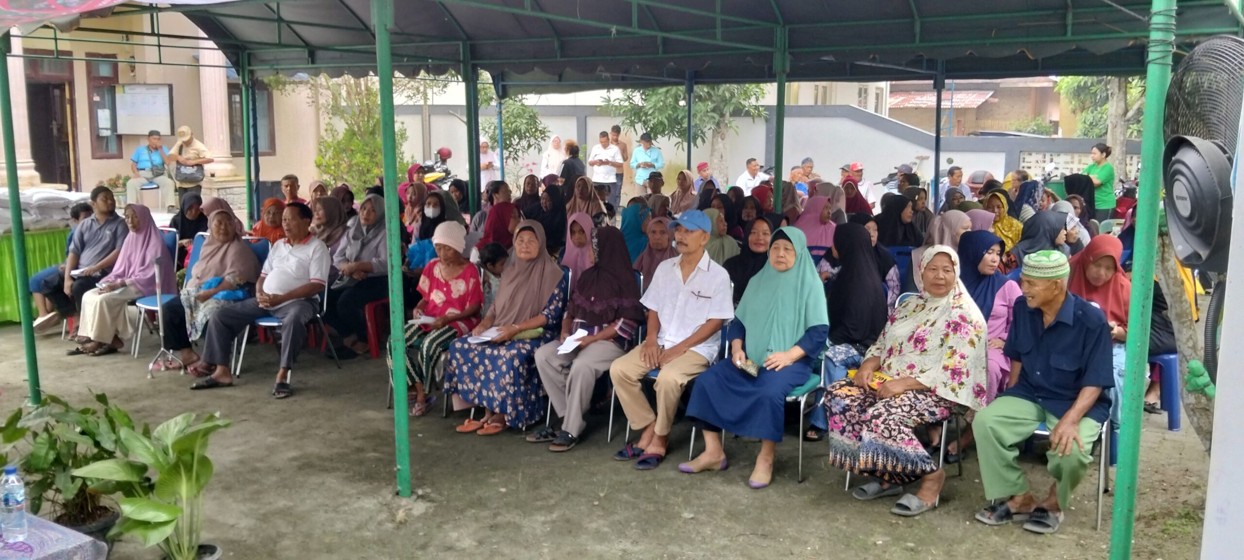 Lurah Mekar Sentosa Ahmad Fauzi Sambut Antusias Kedatangan Wali Kota Iman Irdian Saragih 7 Lurah Mekar Sentosa Ahmad Fauzi Sambut Antusias Kedatangan Wali Kota Iman Irdian Saragih - IMG20260826082529 scaled