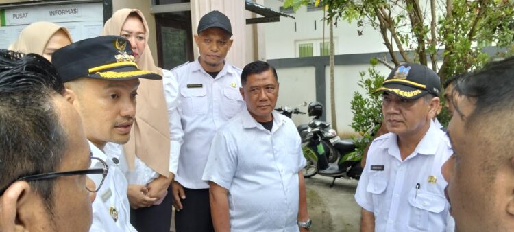 Lurah Mekar Sentosa Ahmad Fauzi Sambut Antusias Kedatangan Wali Kota Iman Irdian Saragih 2 Lurah Mekar Sentosa Ahmad Fauzi Sambut Antusias Kedatangan Wali Kota Iman Irdian Saragih