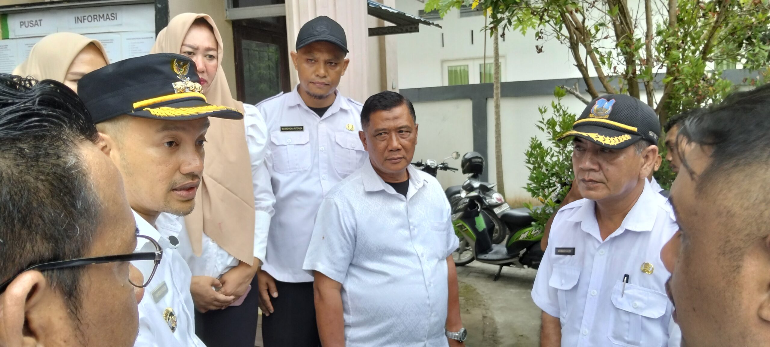 Lurah Mekar Sentosa Ahmad Fauzi Sambut Antusias Kedatangan Wali Kota Iman Irdian Saragih 3 Lurah Mekar Sentosa Ahmad Fauzi Sambut Antusias Kedatangan Wali Kota Iman Irdian Saragih - IMG20260826092022 scaled