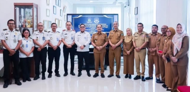 PERMUDAH LAYANAN PASPOR, PEMKO TEBING TINGGI DAN KANWIL IMIGRASI SUMUT LAKUKAN PENANDATANGANAN PINJAM PAKAI ASET GEDUNG ULP 6 PERMUDAH LAYANAN PASPOR, PEMKO TEBING TINGGI DAN KANWIL IMIGRASI SUMUT LAKUKAN PENANDATANGANAN PINJAM PAKAI ASET GEDUNG ULP - IMG 20260805 211050