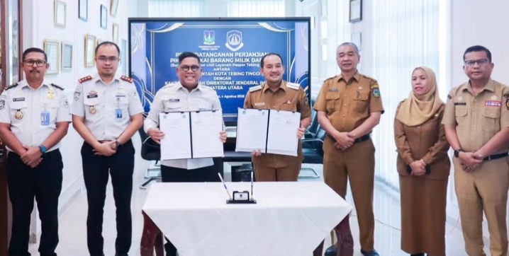 PERMUDAH LAYANAN PASPOR, PEMKO TEBING TINGGI DAN KANWIL IMIGRASI SUMUT LAKUKAN PENANDATANGANAN PINJAM PAKAI ASET GEDUNG ULP 5 PERMUDAH LAYANAN PASPOR, PEMKO TEBING TINGGI DAN KANWIL IMIGRASI SUMUT LAKUKAN PENANDATANGANAN PINJAM PAKAI ASET GEDUNG ULP - IMG 20260805 211210