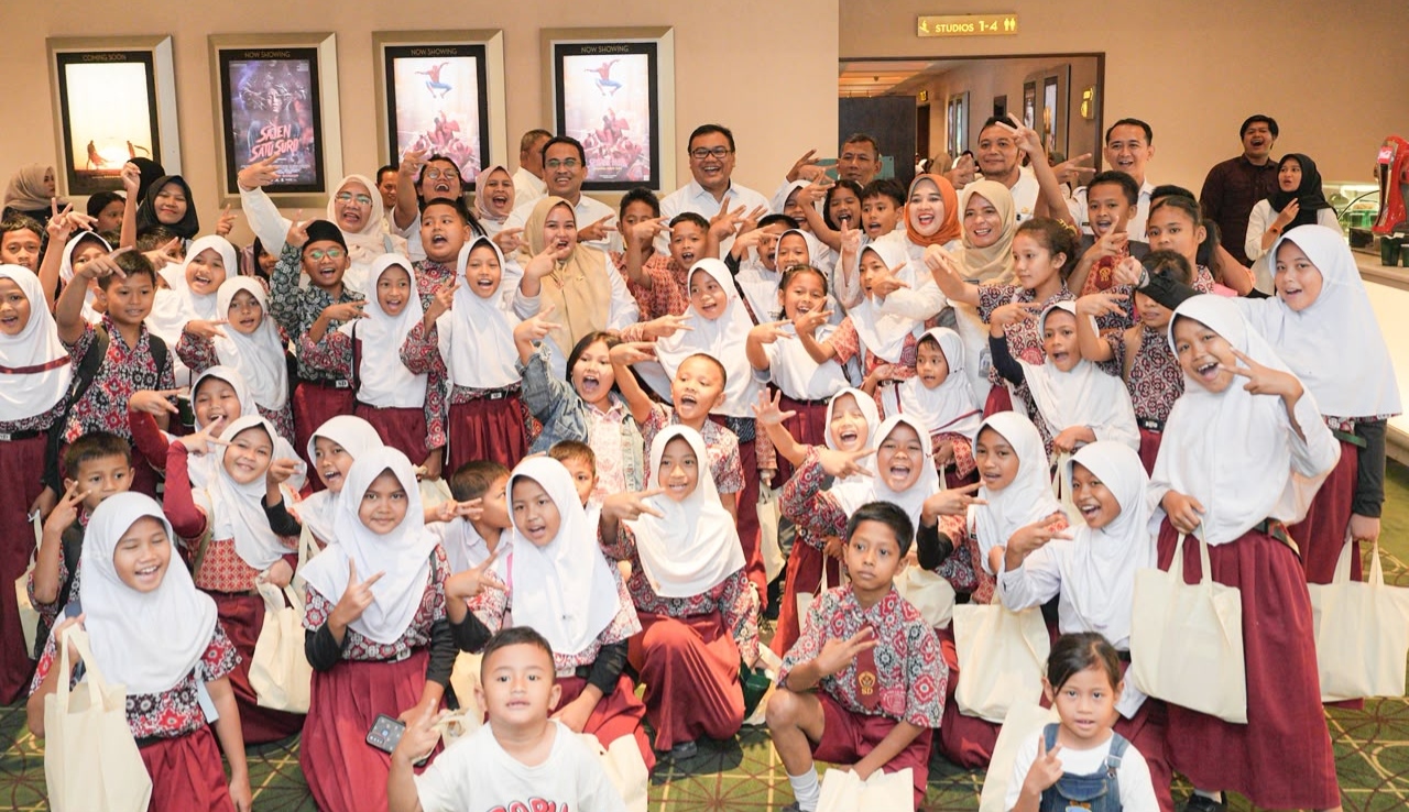 Anak-anak SD Tanjung Morawa Diajak Nonton Bioskop Bareng Bupati, "Senang, Pak. Baru pertama kali masuk bioskop" 3 Anak-anak SD Tanjung Morawa Diajak Nonton Bioskop Bareng Bupati, "Senang, Pak. Baru pertama kali masuk bioskop" - IMG 20260807 082250