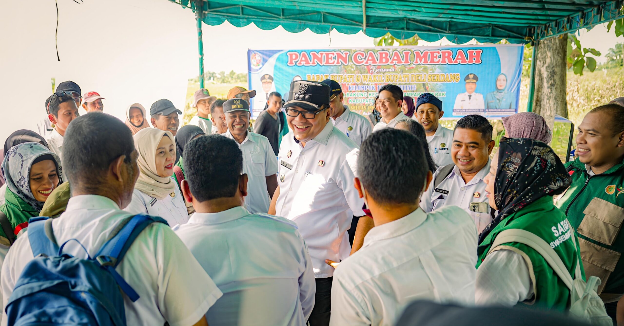 Panen Cabai, Bupati Deli Serdang Tegaskan Pentingnya Pengawasan Distribusi Pupuk Bersubsidi 6 Panen Cabai, Bupati Deli Serdang Tegaskan Pentingnya Pengawasan Distribusi Pupuk Bersubsidi - IMG 20260808 073455 scaled