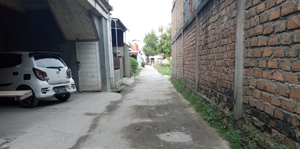 Akses Jalan Menuju SD Muhammadiyah Kampung Pon Memprihatinkan, Warga Harapkan Perhatian Pemdes Pon - IMG 20260808 073755 339