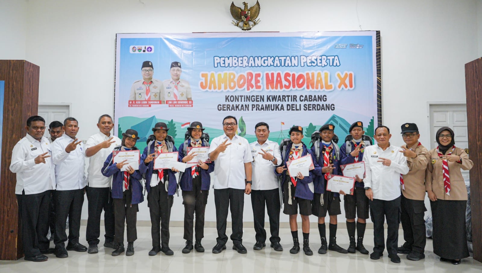 Bupati dr. H. Asri Ludin Tambunan dan Wabup Lom Lom Suwondo, Makan Siang Bersama Anggota Pramuka Peserta Jamnas 2026 5 Bupati dr. H. Asri Ludin Tambunan dan Wabup Lom Lom Suwondo, Makan Siang Bersama Anggota Pramuka Peserta Jamnas 2026 - IMG 20260808 091651