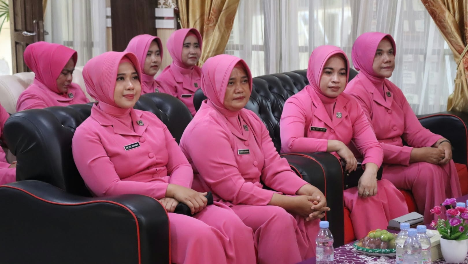 Kapolres Pasaman AKBP Adirawa Permana Anggawisastra Tegaskan Penyegaran Organisasi, Iptu Antoni Hasibuan Dipercaya Pimpin Polsek Bonjol 7 Kapolres Pasaman AKBP Adirawa Permana Anggawisastra Tegaskan Penyegaran Organisasi, Iptu Antoni Hasibuan Dipercaya Pimpin Polsek Bonjol - IMG 20260808 214219