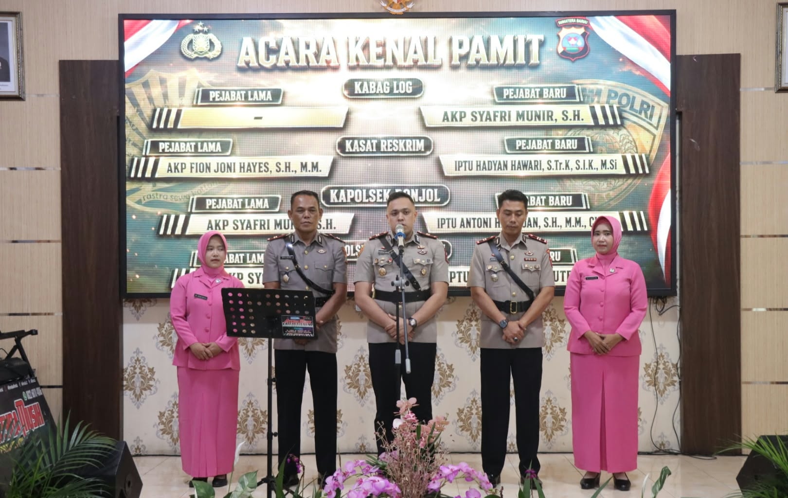 Kapolres Pasaman AKBP Adirawa Permana Anggawisastra Tegaskan Penyegaran Organisasi, Iptu Antoni Hasibuan Dipercaya Pimpin Polsek Bonjol 9 Kapolres Pasaman AKBP Adirawa Permana Anggawisastra Tegaskan Penyegaran Organisasi, Iptu Antoni Hasibuan Dipercaya Pimpin Polsek Bonjol - IMG 20260808 214935