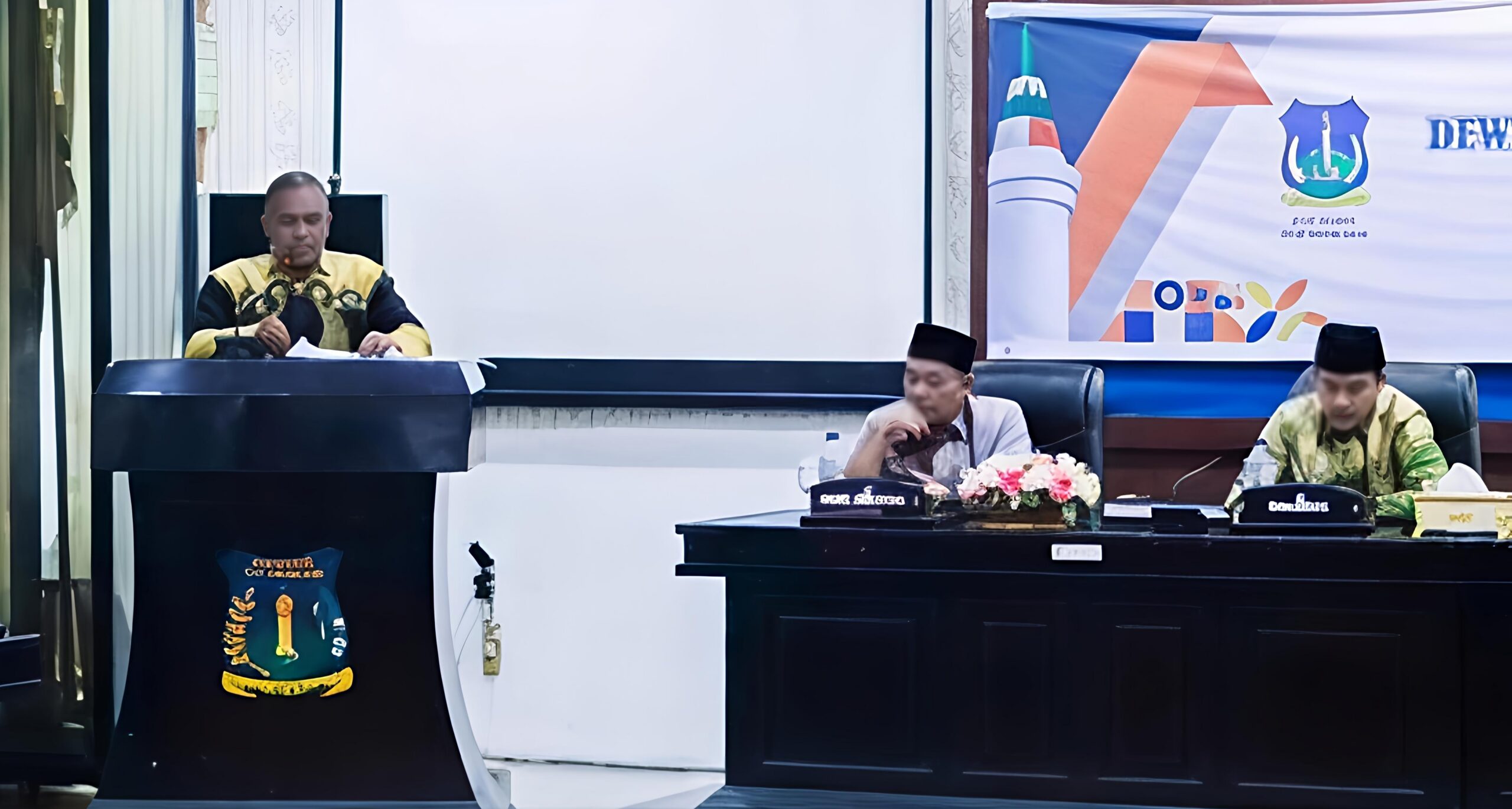 Wali Kota Dan Wakil Wali Kota Tebing Tinggi Hadir Bersama Pada Rapat Paripurna DPRD Dengarkan Pandangan Umum Fraksi - IMG 20260809 215034 scaled