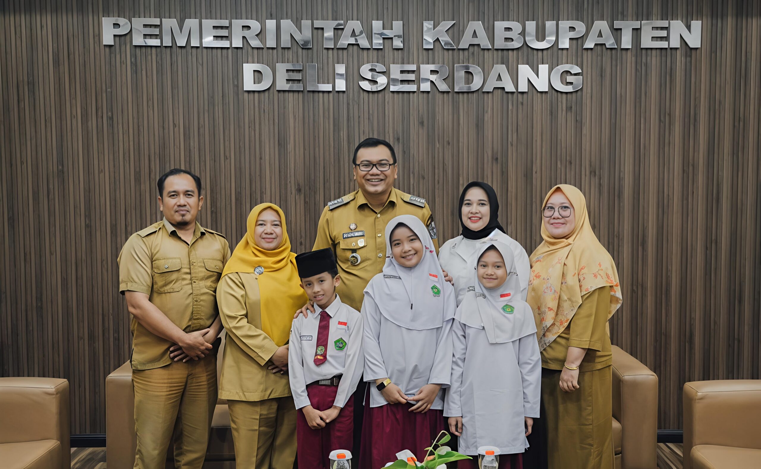 Bupati Asri Ludin Terkesan Dan Apresiasi Keberanian Siswa Madrasah Ibtidaiyah Negeri (MIN) 3 Deli Serdang 3 Bupati Asri Ludin Terkesan Dan Apresiasi Keberanian Siswa Madrasah Ibtidaiyah Negeri (MIN) 3 Deli Serdang - IMG 20260811 083313 scaled