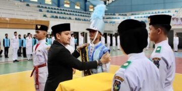 WALI KOTA TEBING TINGGI KUKUHKAN PASKIBRAKA DAN KORPS MUSIK 2026, PESANKAN SEMANGAT DAN TANGGUNG JAWAB