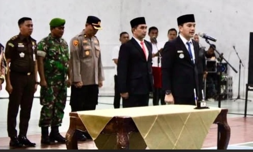 WALI KOTA TEBING TINGGI KUKUHKAN PASKIBRAKA DAN KORPS MUSIK 2026, PESANKAN SEMANGAT DAN TANGGUNG JAWAB 7 WALI KOTA TEBING TINGGI KUKUHKAN PASKIBRAKA DAN KORPS MUSIK 2026, PESANKAN SEMANGAT DAN TANGGUNG JAWAB - IMG 20260812 224242