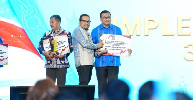 Pemkab Deli Serdang Raih Penghargaan Terbaik I Tingkat Kabupaten Kategori Implementasi Program 3 Juta Rumah 2 Pemkab Deli Serdang Raih Penghargaan Terbaik I Tingkat Kabupaten Kategori Implementasi Program 3 Juta Rumah