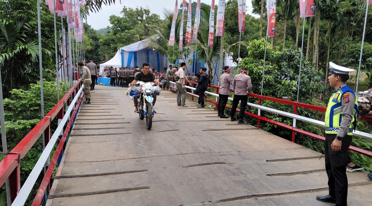Wabup Deli Serdang Hadiri Peresmian Dua Jembatan Di Kutalimbaru Dan Sunggal 3 Wabup Deli Serdang Hadiri Peresmian Dua Jembatan Di Kutalimbaru Dan Sunggal - IMG 20260813 210045
