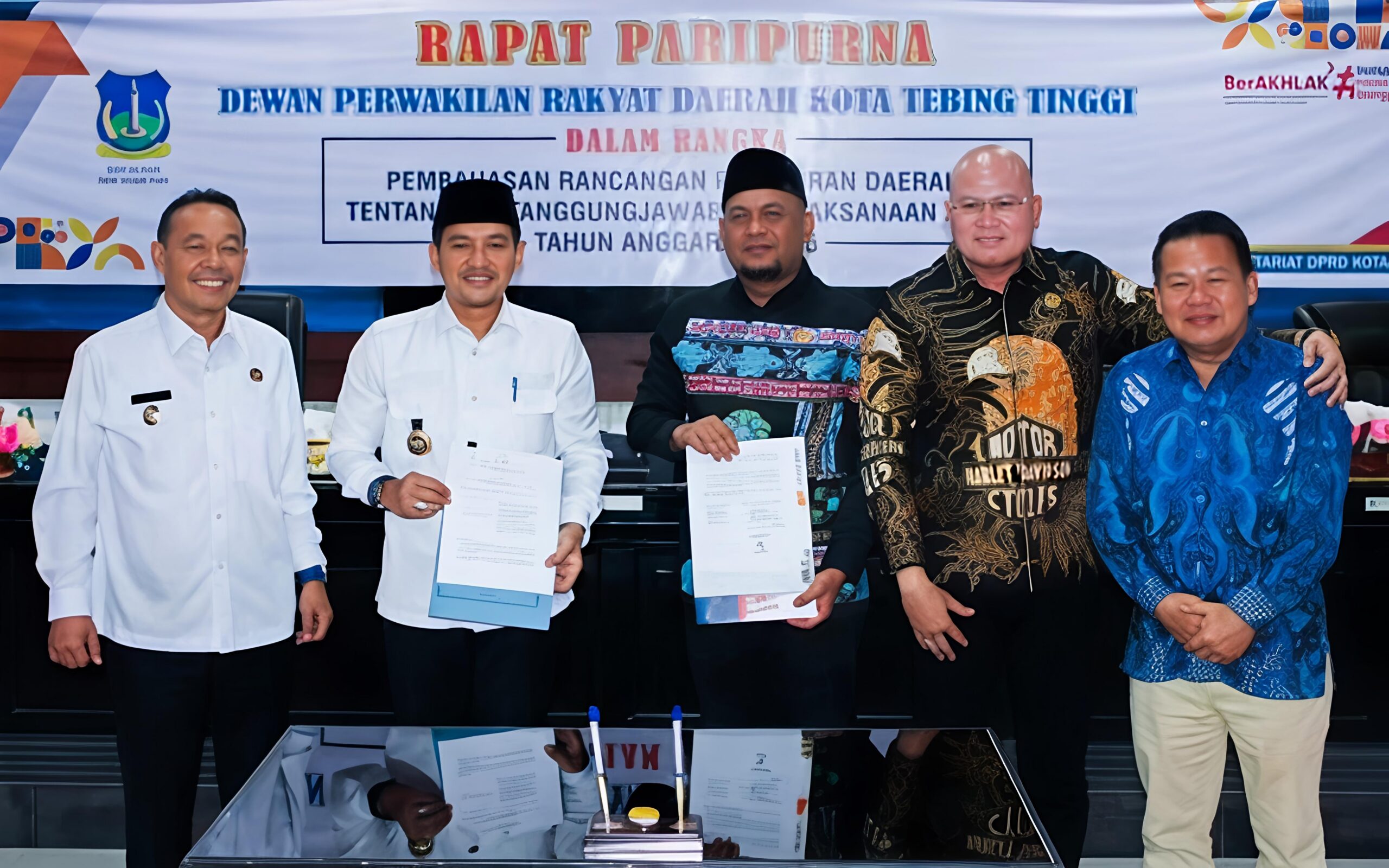 Enam Fraksi DPRD Tebing Tinggi Terima Dan Setujui Ranperda APBD TA 2025 Menjadi Perda 3 Enam Fraksi DPRD Tebing Tinggi Terima Dan Setujui Ranperda APBD TA 2025 Menjadi Perda - IMG 20260813 210606 scaled