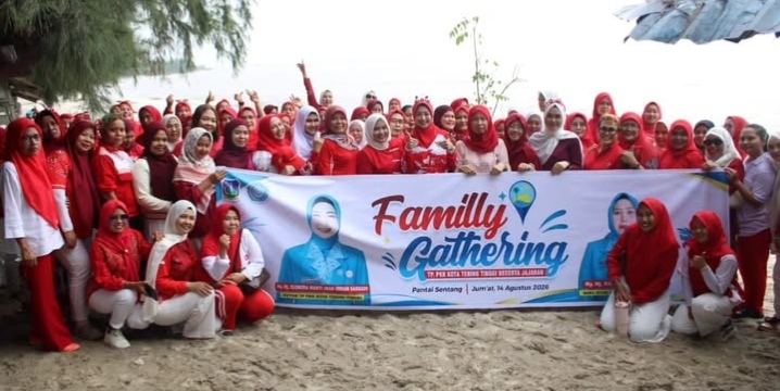 TP PKK TEBING TINGGI GELAR FAMILY GATHERING DALAM RANGKA HUT RI KE-81 DI PANTAI SENTANG