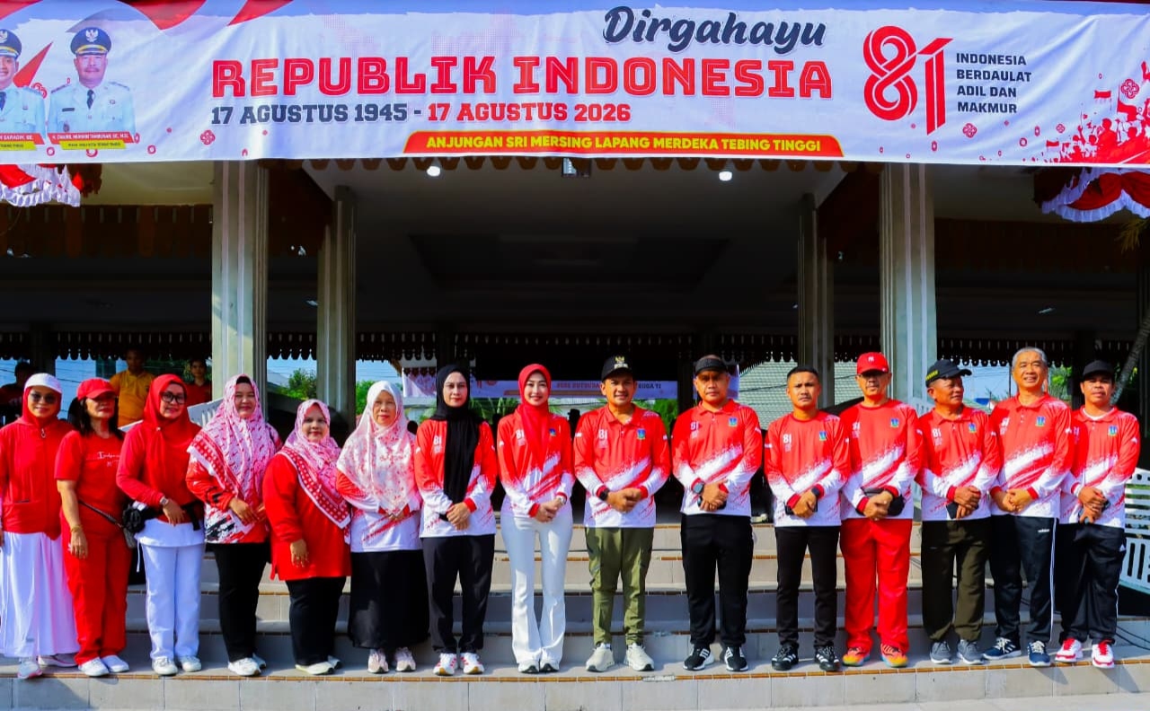 MERIAH!!! RIBUAN WARGA KOTA TEBING TINGGI PADATI LAPANGAN MERDEKA SEMARAKKAN HUT KE-81 RI 7 MERIAH!!! RIBUAN WARGA KOTA TEBING TINGGI PADATI LAPANGAN MERDEKA SEMARAKKAN HUT KE-81 RI - IMG 20260816 204100