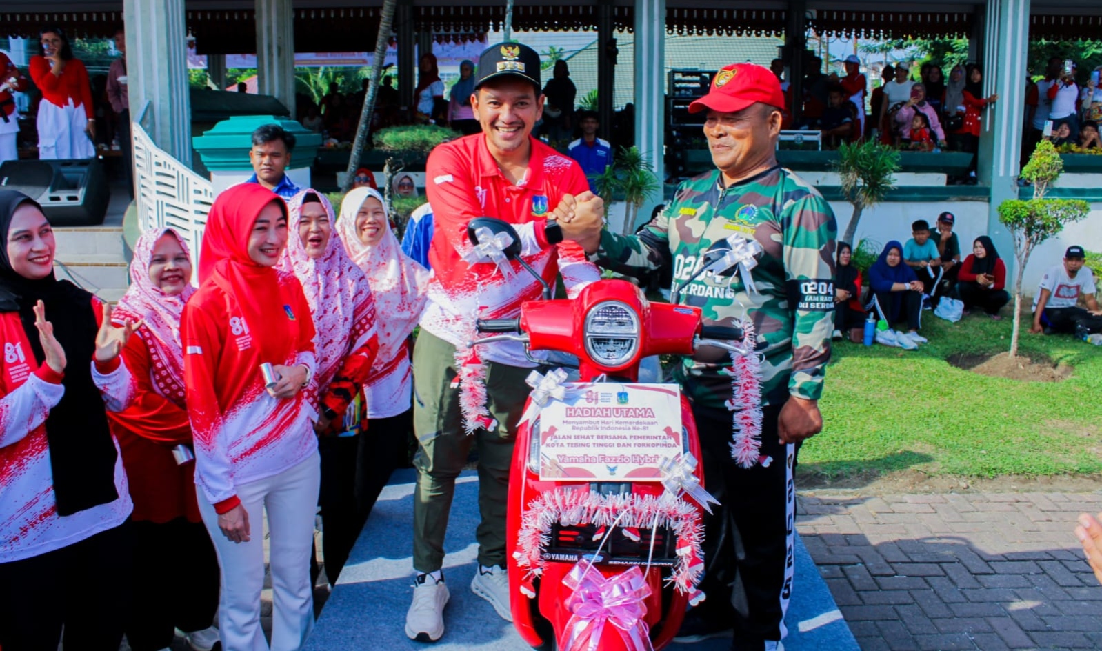 MERIAH!!! RIBUAN WARGA KOTA TEBING TINGGI PADATI LAPANGAN MERDEKA SEMARAKKAN HUT KE-81 RI 10 MERIAH!!! RIBUAN WARGA KOTA TEBING TINGGI PADATI LAPANGAN MERDEKA SEMARAKKAN HUT KE-81 RI - IMG 20260816 204210