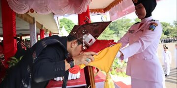 WALI KOTA TEBING TINGGI PIMPIN UPACARA PERINGATAN HUT KE-81 KEMERDEKAAN RI DI LAPANGAN MERDEKA
