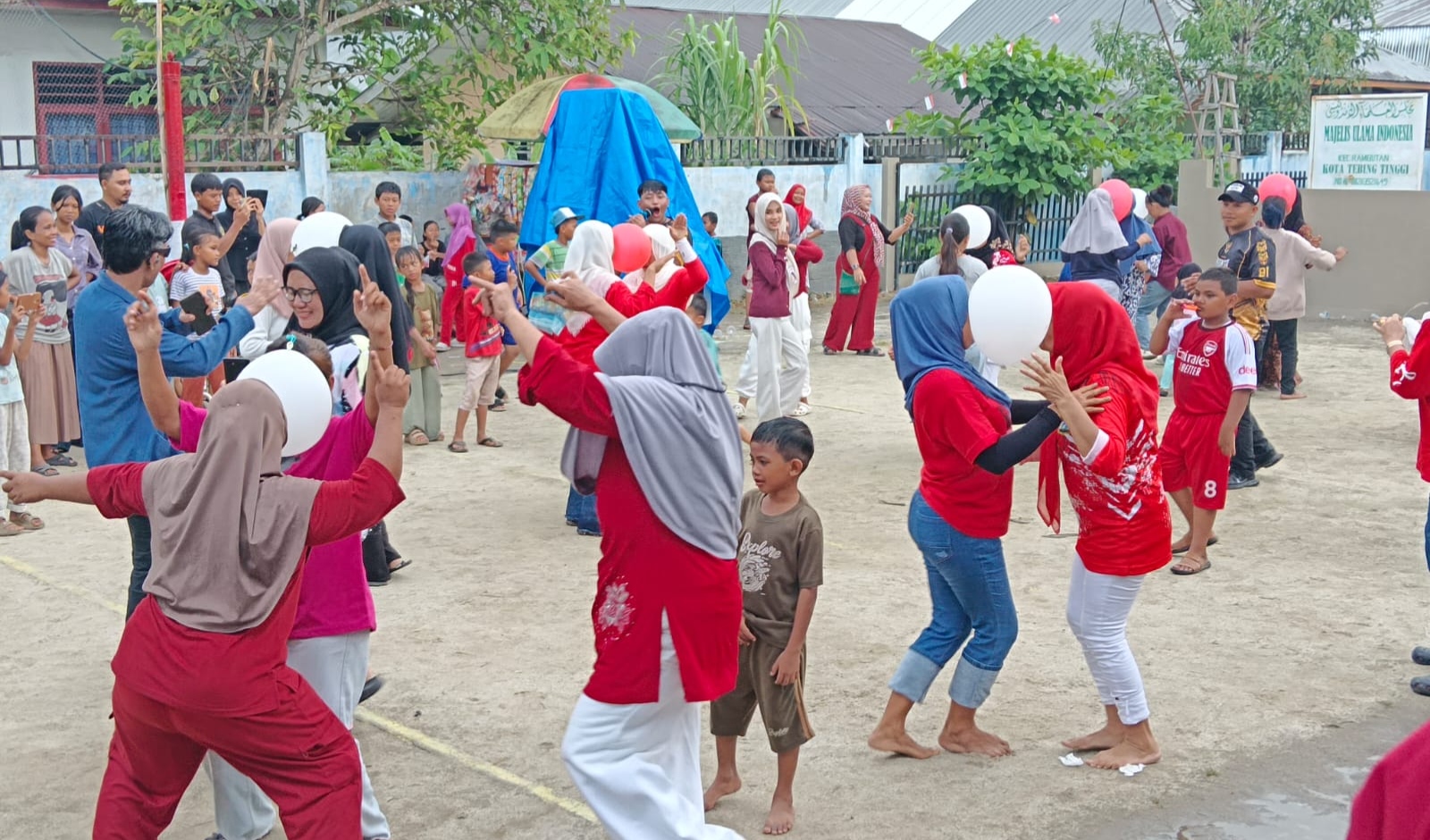 Kelurahan Rantau Laban Gelar Acara Semarak HUT Ke-81 RI Dengan Berbagai Perlombaan Dan Pertunjukan Kuda Kepang 4 Kelurahan Rantau Laban Gelar Acara Semarak HUT Ke-81 RI Dengan Berbagai Perlombaan Dan Pertunjukan Kuda Kepang - IMG 20260817 164742