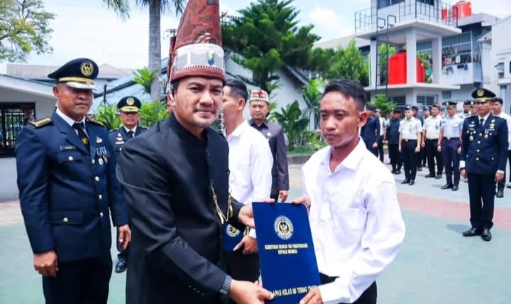 WALI KOTA IMAN IRDIAN SARAGIH PIMPIN APEL PEMBERIAN REMISI 720 WARGA BINAAN DI LAPAS KELAS IIB TEBING TINGGI 5 WALI KOTA IMAN IRDIAN SARAGIH PIMPIN APEL PEMBERIAN REMISI 720 WARGA BINAAN DI LAPAS KELAS IIB TEBING TINGGI - IMG 20260817 202629