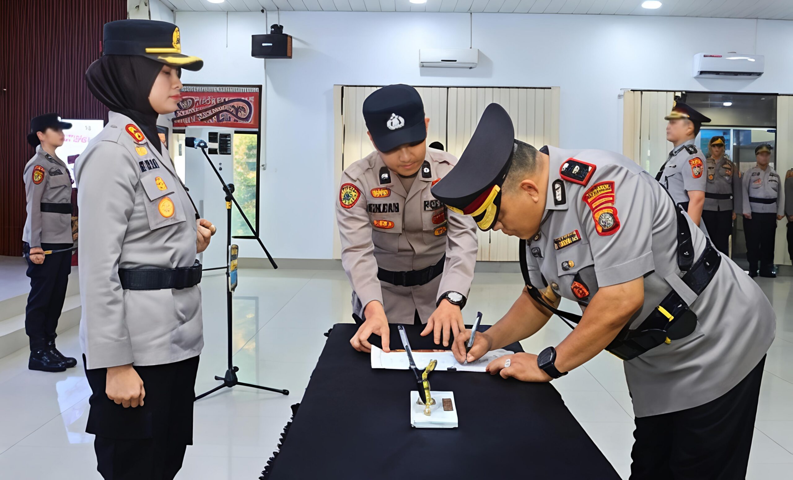 Kompol Muhammad Haris Sihite Jabat Wakapolres Tebing Tinggi, Sertijab Dipimpin Kapolres AKBP Rina Frilliya  - IMG 20260819 204743 scaled