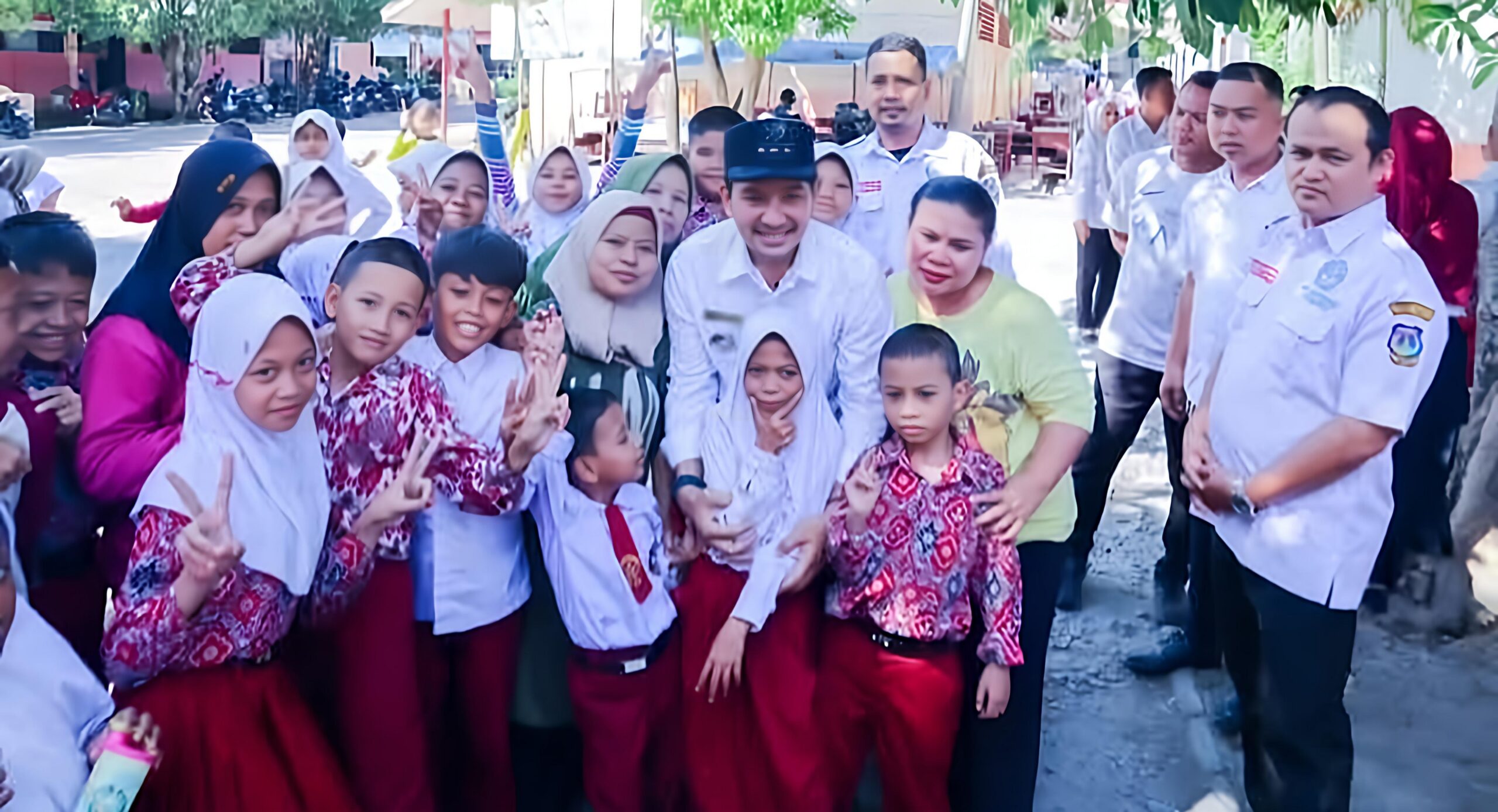 Wali Kota Tebing Tinggi Komitmen Dukung Keberlangsungan Pendidikan Anak-Anak 3 Wali Kota Tebing Tinggi Komitmen Dukung Keberlangsungan Pendidikan Anak-Anak - IMG 20260819 215529 scaled