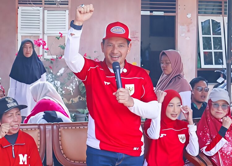WALI KOTA TEBING TINGGI TINJAU PERLOMBAAN TRADISIONAL WARGA MERIAHKAN HUT KE -81 RI