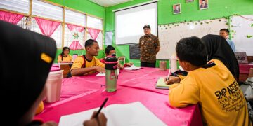 Bupati Asri Ludin Tinjau Kegiatan Ekstrakurikuler Dan Fasilitas Pendukung Kreativitas Siswa Di SMPN 2 Lubuk Pakam 11 Bupati Asri Ludin Tinjau Kegiatan Ekstrakurikuler Dan Fasilitas Pendukung Kreativitas Siswa Di SMPN 2 Lubuk Pakam