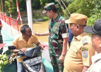 Pangdam I/Bukit Barisan Mayjen TNI Hendy Antariksa Resmikan Jembatan Gantung Perintis Dan Tinjau Pembangunan Sumur Bor Di Deli Serdang 