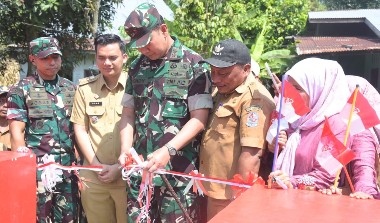 Pangdam I/Bukit Barisan Mayjen TNI Hendy Antariksa Resmikan Jembatan Gantung Perintis Dan Tinjau Pembangunan Sumur Bor Di Deli Serdang 4 Pangdam I/Bukit Barisan Mayjen TNI Hendy Antariksa Resmikan Jembatan Gantung Perintis Dan Tinjau Pembangunan Sumur Bor Di Deli Serdang - IMG 20260824 224003