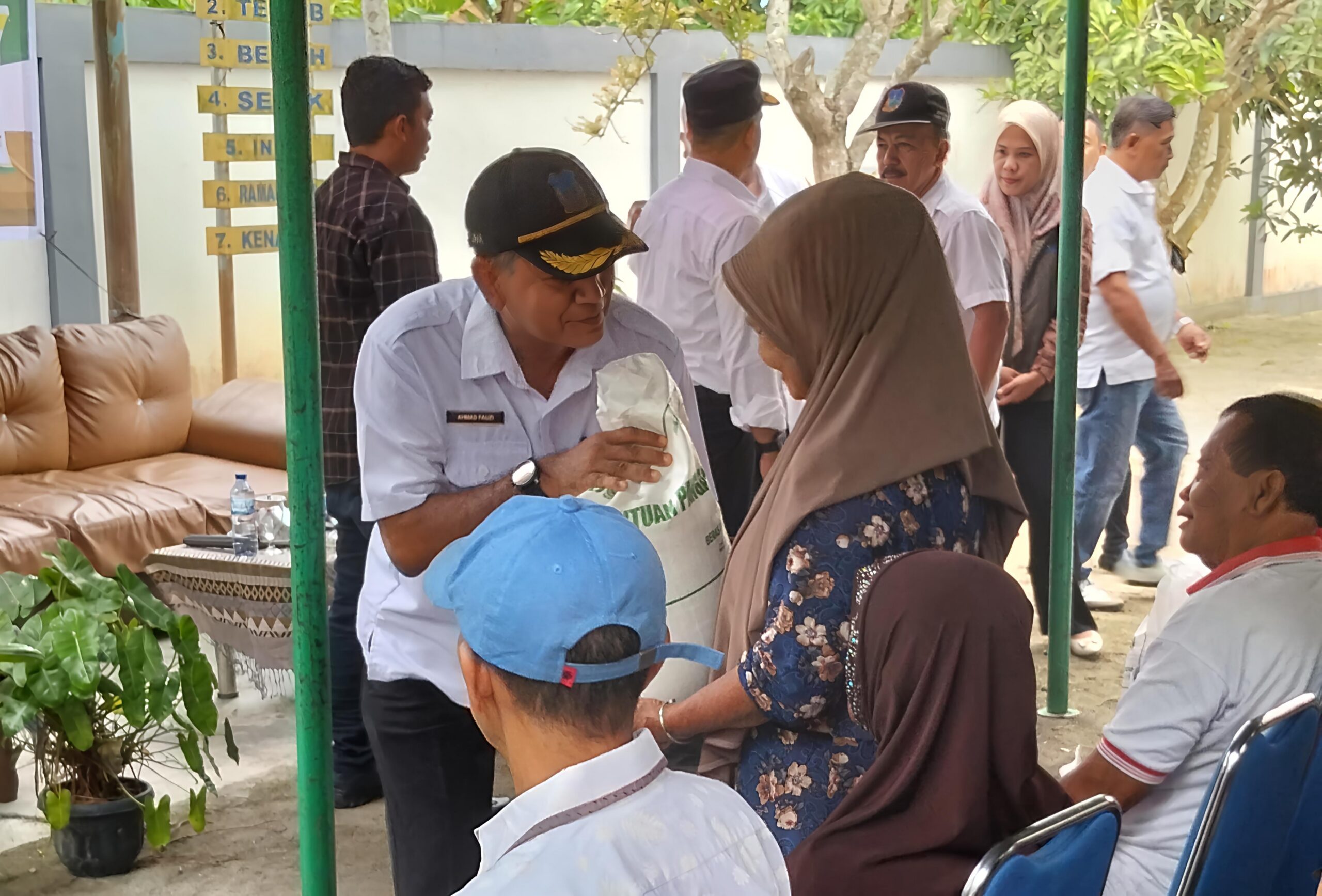 Lurah Mekar Sentosa Ahmad Fauzi Sambut Antusias Kedatangan Wali Kota Iman Irdian Saragih 6 Lurah Mekar Sentosa Ahmad Fauzi Sambut Antusias Kedatangan Wali Kota Iman Irdian Saragih - IMG 20260826 091449 scaled