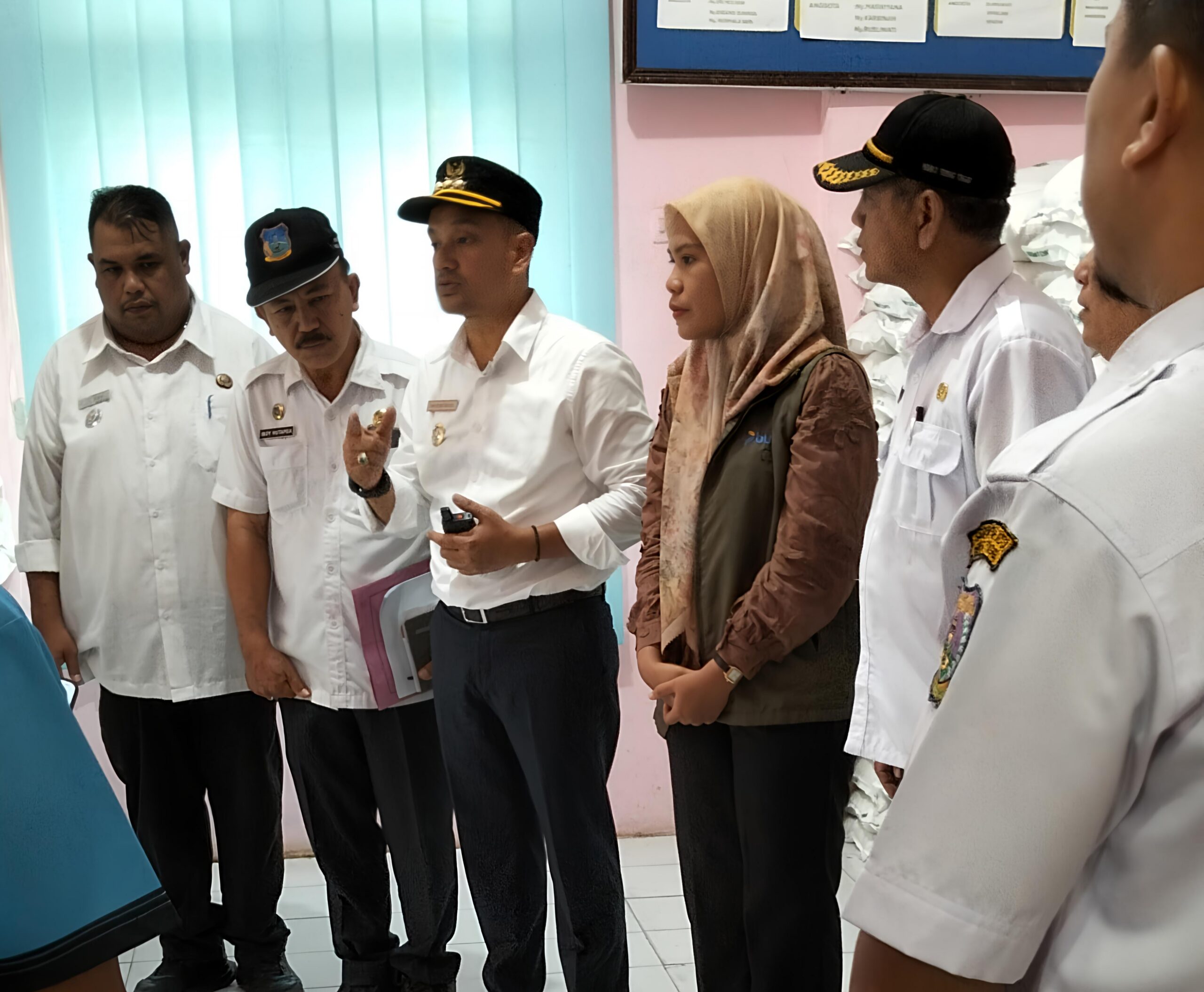Lurah Mekar Sentosa Ahmad Fauzi Sambut Antusias Kedatangan Wali Kota Iman Irdian Saragih 4 Lurah Mekar Sentosa Ahmad Fauzi Sambut Antusias Kedatangan Wali Kota Iman Irdian Saragih - IMG 20260826 095618 scaled