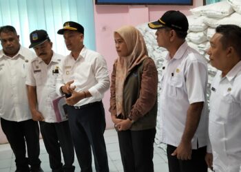 Wali Kota Tebing Tinggi Tinjau Penyaluran Beras Di Kelurahan Mekar Sentosa, Pastikan Bantuan Tepat Sasaran 