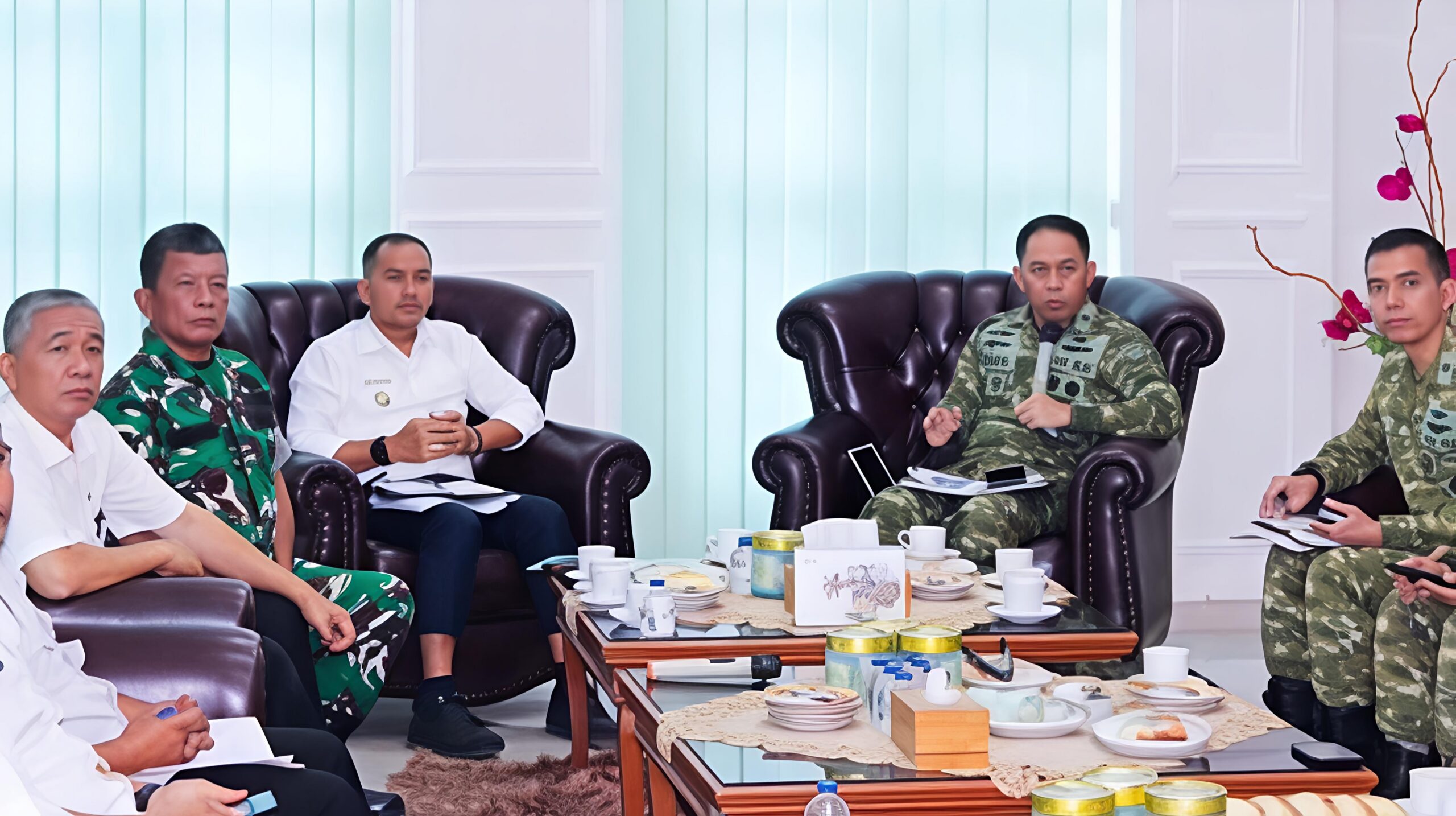 WALI KOTA TEBING TINGGI TERIMA KUNJUNGAN KERJA WAKA POSKO SATGAS PERCEPATAN REHABILITASI PASCA BENCANA 3 WALI KOTA TEBING TINGGI TERIMA KUNJUNGAN KERJA WAKA POSKO SATGAS PERCEPATAN REHABILITASI PASCA BENCANA - IMG 20260828 092954 scaled