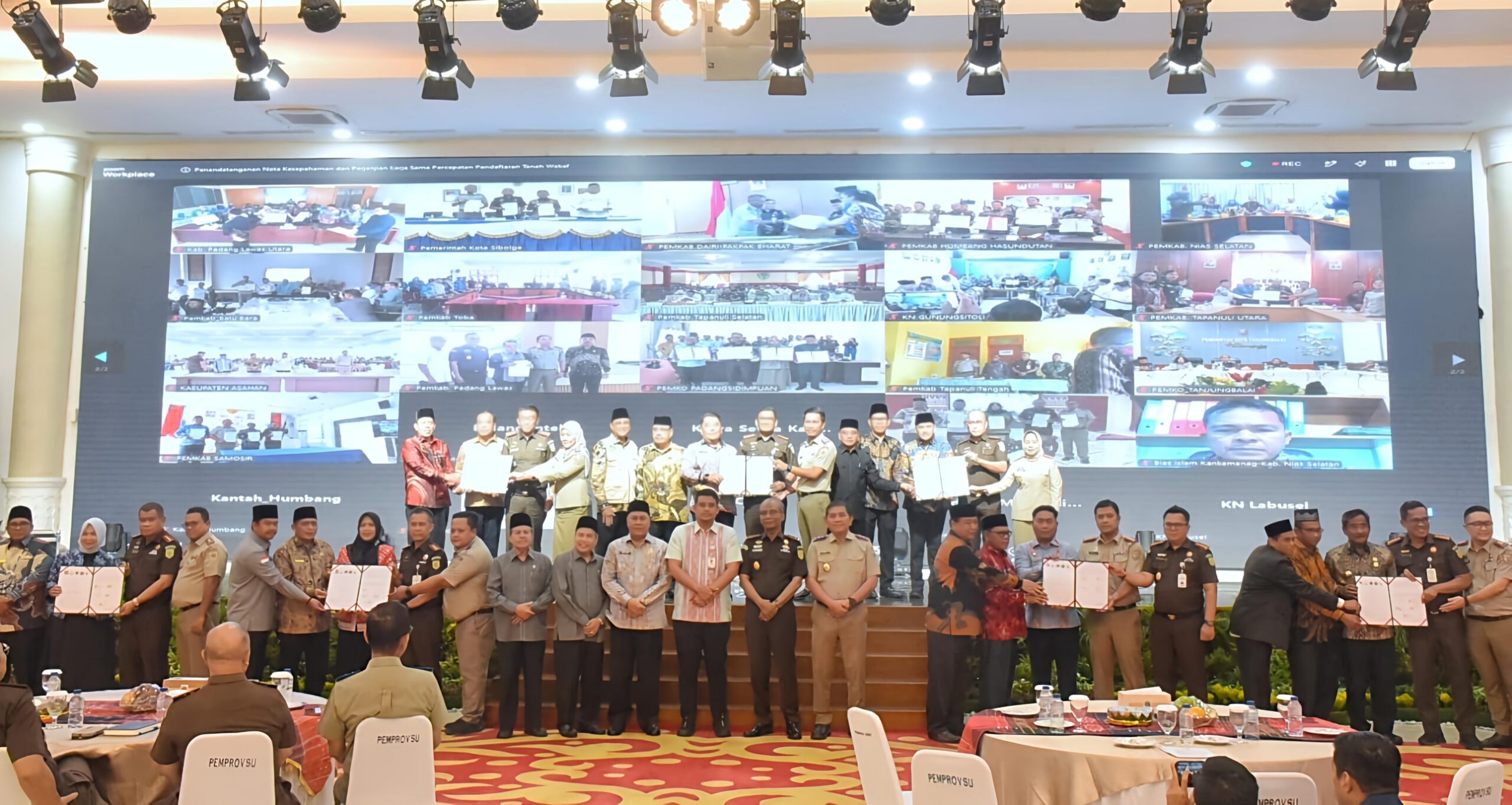 Wabup Deli Serdang Tandatangani Nota Kesepahaman Percepatan Pendaftaran Tanah Wakaf - IMG 20260828 164323 scaled