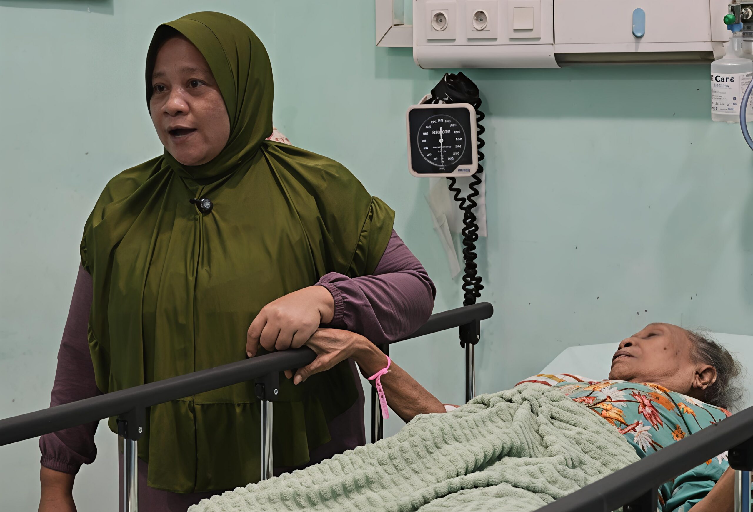 Asri Ludin Datang Ibu Kartini Dibawa Ke RSUD Haji Amri Tambunan, Siti Fatimah Terharu - IMG 20260831 071811 scaled