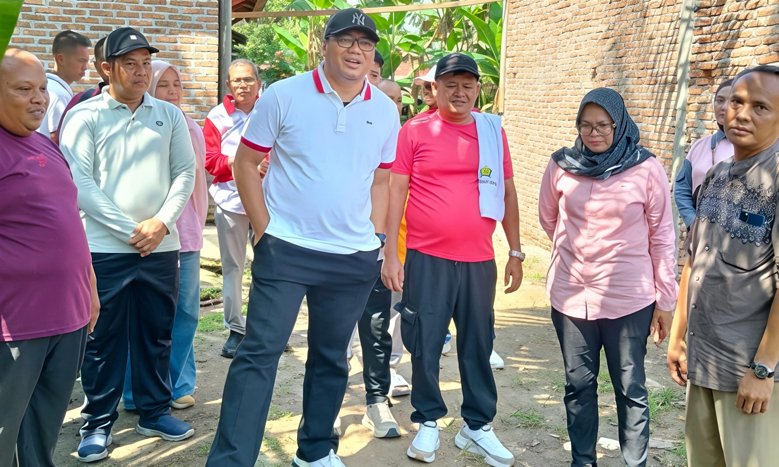 Hadiri Gebyar Akbar Desa Buntu Bedimbar, Bupati Asri Ludin Ajak Warga Ramaikan Jalan Santai - IMG 20260831 071904 scaled