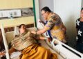 Asri Ludin Kunjungi ASN Dishub Deli Serdang Di RSUP Adam Malik Akibat Kecelakaan Kerja