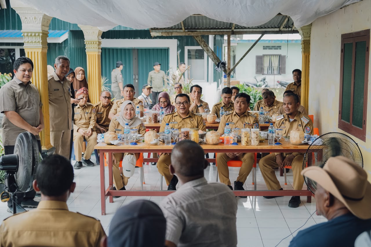 Lahan Tanam Cabai Merah Di Beringin Bertambah, Bupati Asri Ludin Apresiasi Dan Siap Dukung Kebutuhan Petani 5 Lahan Tanam Cabai Merah Di Beringin Bertambah, Bupati Asri Ludin Apresiasi Dan Siap Dukung Kebutuhan Petani - IMG 20260916 WA0011
