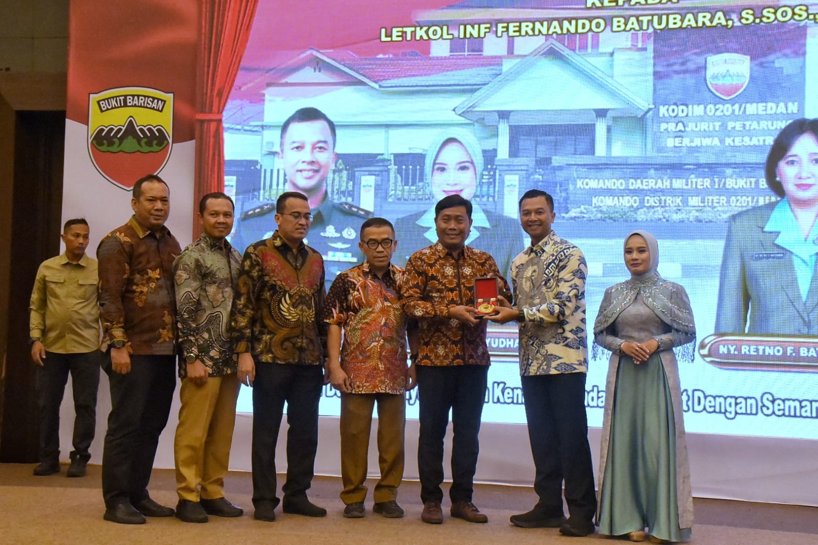 Wabup Deli Serdang Hadiri Pisah Sambut Dandim 0201/Medan, Letkol Inf Fernando Batubara Menggantikan Letkol Arm Delli Yudha Adi Nurcahyo 5 Wabup Deli Serdang Hadiri Pisah Sambut Dandim 0201/Medan, Letkol Inf Fernando Batubara Menggantikan Letkol Arm Delli Yudha Adi Nurcahyo - IMG 20260916 WA0021